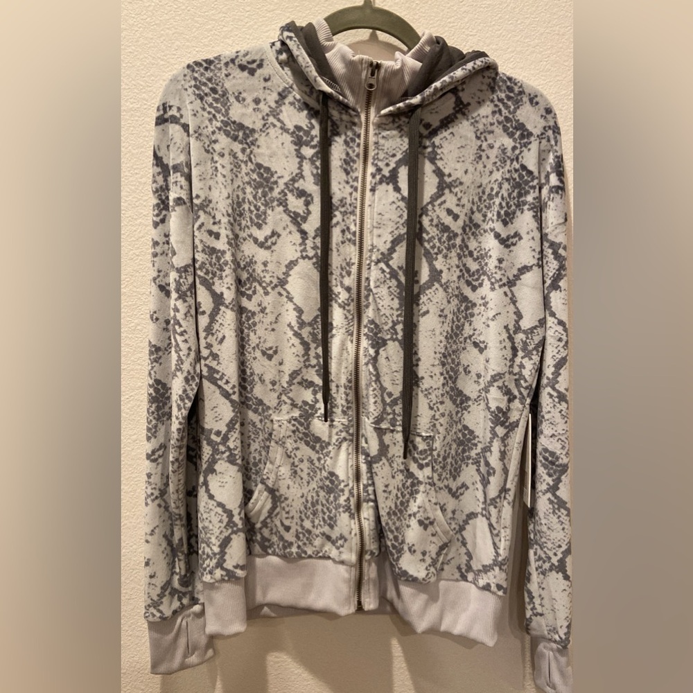 Snakeskin Print Velour Zip up Hoodie with thumb Holes Size Medium